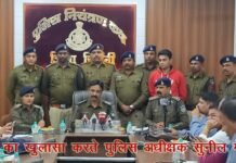 लगभग दो दर्जन मोटरसाईकलो के साथ कोतवाली पुलिस ने पकडे चार शातिर चोर’