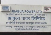 क्या यही जल संरक्षण है, नाले में बह रही जहरीली राख ,ग्रामीण और किसान के गले की बनी फाॅस