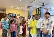 सुजीत जैन के निवास पर भेंट के लिए पहुंचे सांसद विवेक बंटी साहु