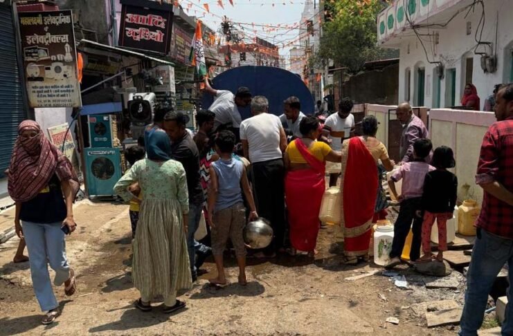 भरी गर्मी में जनता बूंद – बूंद पानी के लिए परेशान , नेताओ में मचा घमासान
