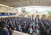 नशे के खिलाफ पुलिस ने कसी कमर, बच्चाें को दी जा रही जानकारी