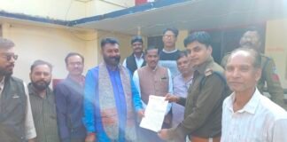 प्रभारी प्राचार्य ने ऐसा नारा बच्चो से लगवाया कि बच्चे हो गए नाराज