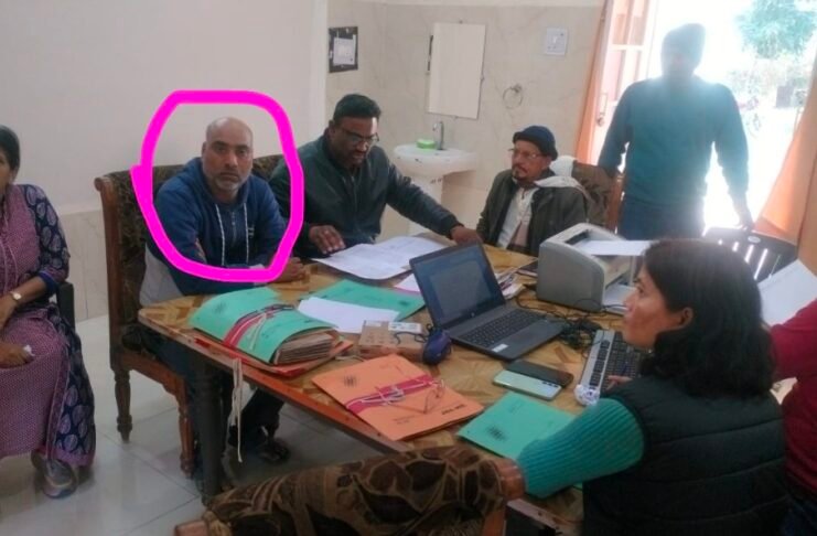 पाॅच हजार की रिश्वत लेते लोकायुक्त ने रोजगार सहायक को पकडा