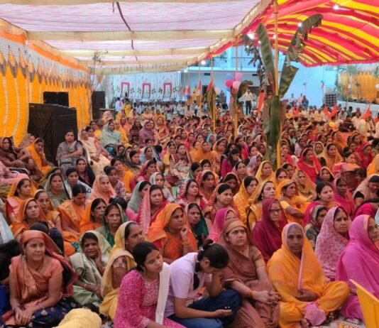 भगवान अज्ञान रूपी अंधकार को दूर कर ज्ञान रूपी प्रकाश फैलाते है – श्री इंदुभावानंद