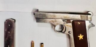 जिन्दा कारतूस, एक धारदार चाकू के साथ पुलिस की गिरफ्त में फरार आरोपी