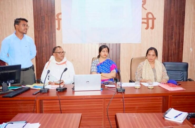 प्रधानमंत्री आवास योजना में लापरवाही बरतने पर 21 पंचायत सचिवों को नोटिस जारी