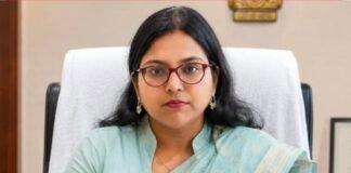घंटे तक इंतजार के बाद पत्रकारों ने किया बहिष्कार, जिम्मेदारो की कार्यप्रणाली पर उठे सवाल
